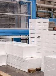 Cajas de EPS en planta de fabricación